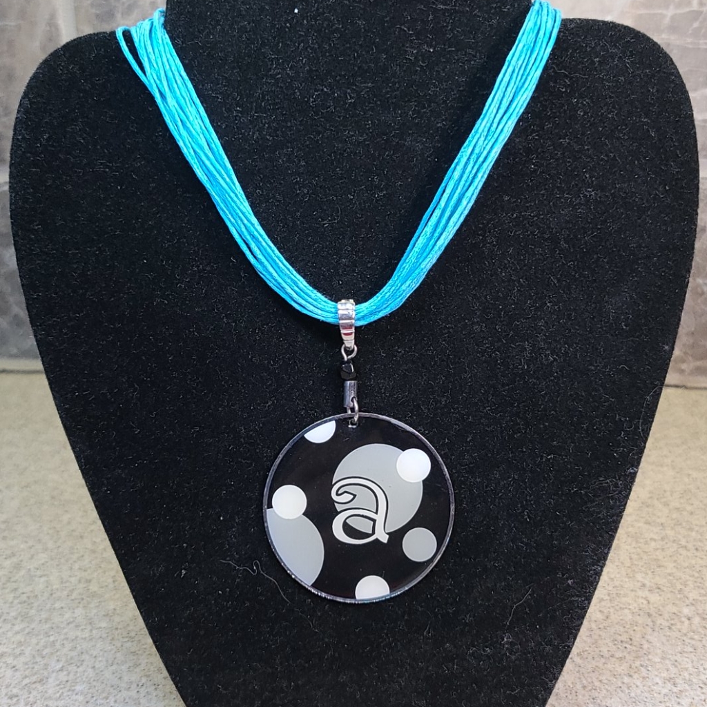 Pendant A Silver/Black/Gray Tone Multiple Uses